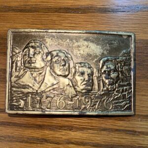 Vintage 1975 **MT. RUSHMORE** 1776-1976 PATRIOTIC USA BICENTENNIAL BELT BUCKLE